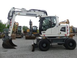 2013 LIEBHERR A914