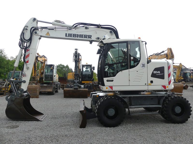 2013 LIEBHERR A914