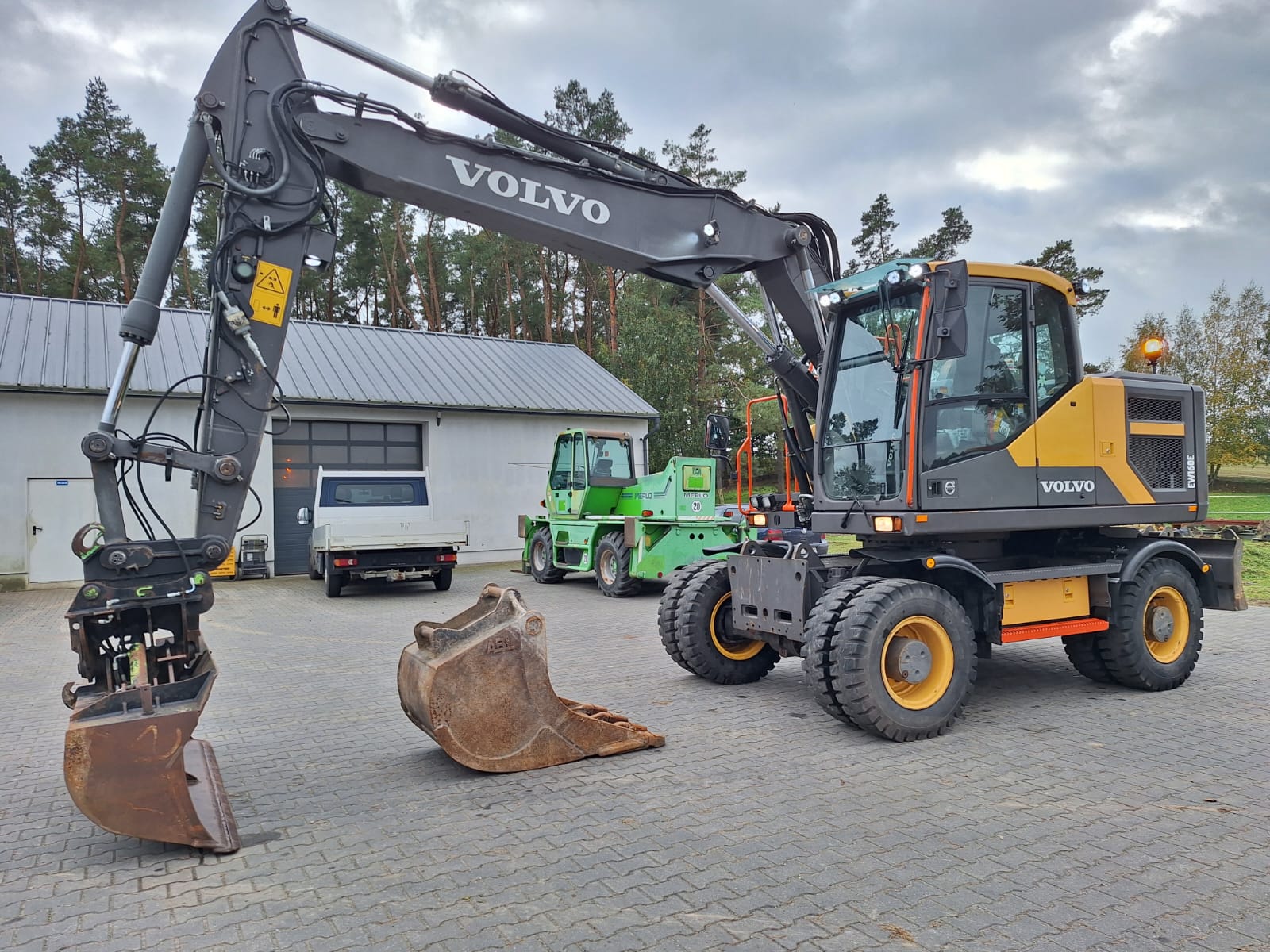 2016 Volvo EW160E